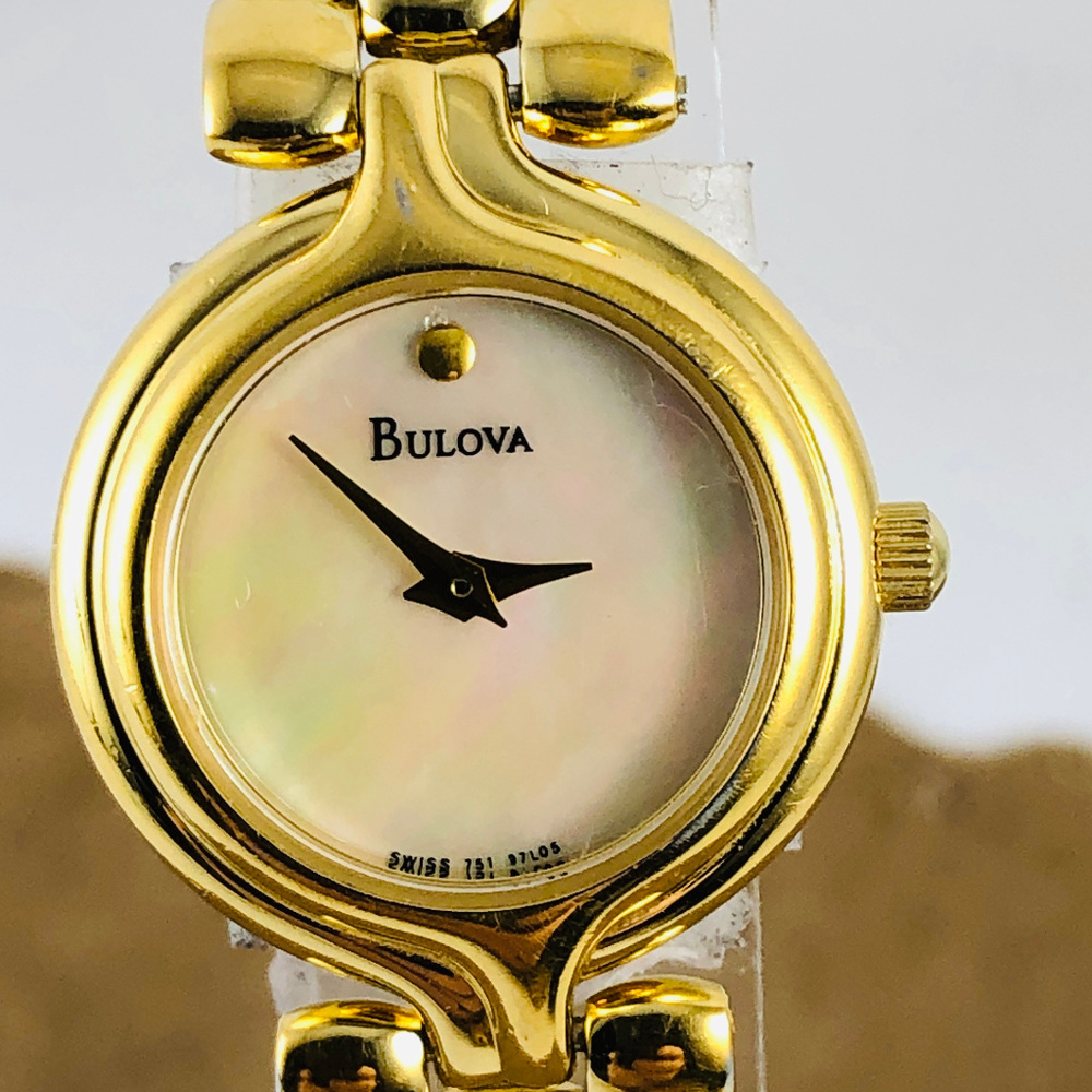 Vintage Bulova Valentines Sweet Heart Swiss Watch